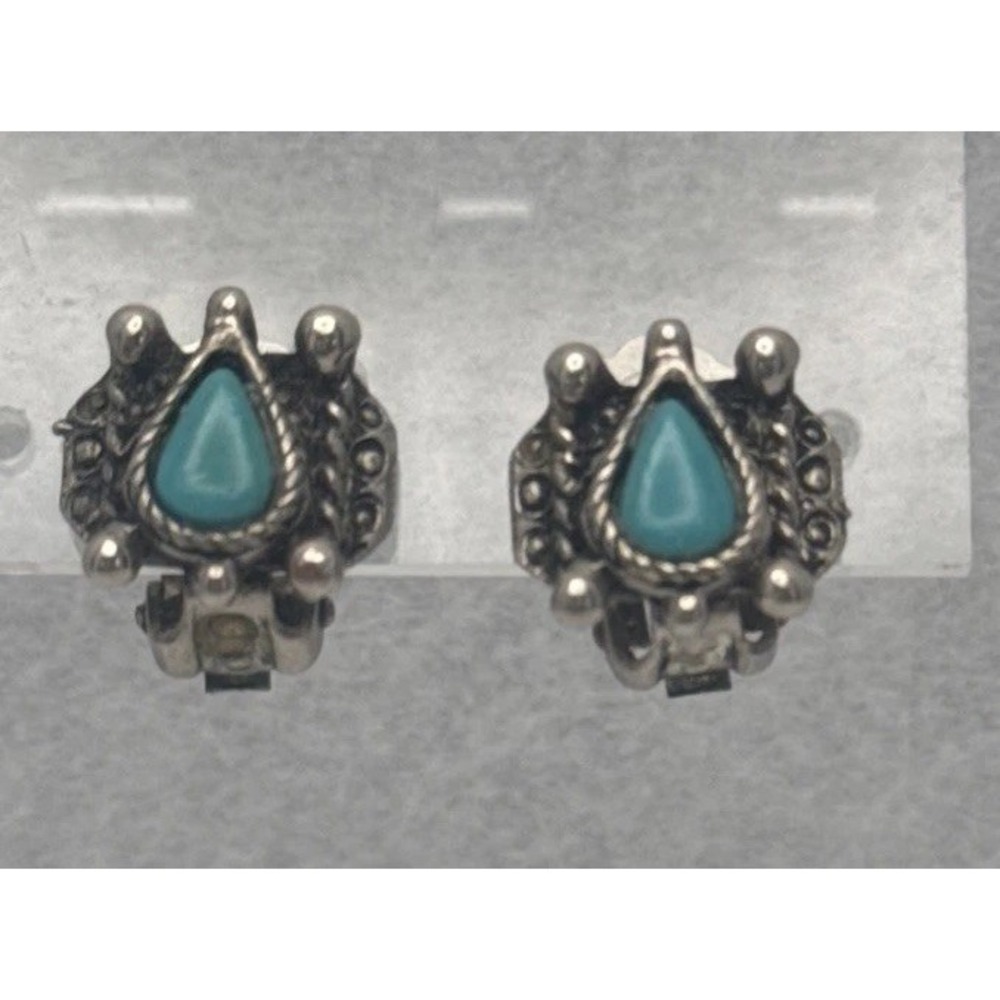Vintage Southwestern Style Faux Turquoise Clip On Earrings Silver Tone Textured